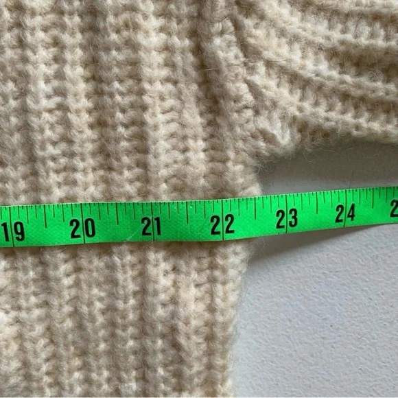 American Eagle Cream Cropped Cardigan Sweater Size Small Cable Knit NWT - Picture 12 of 15